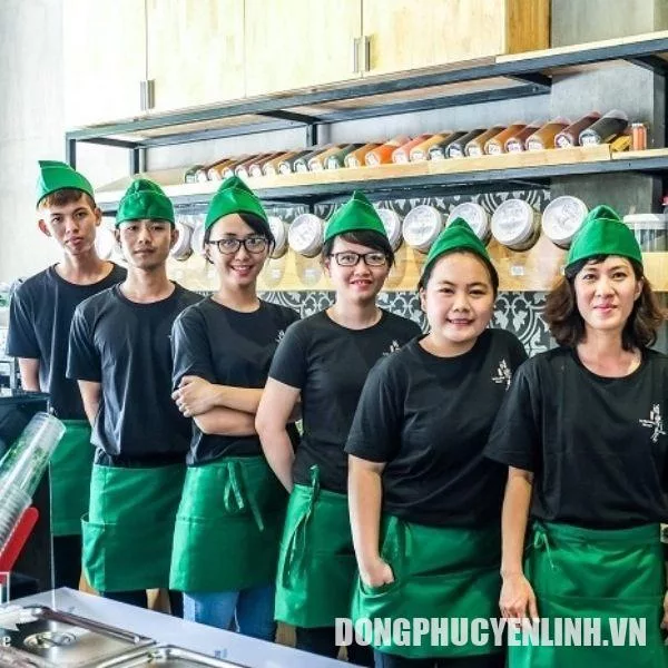 Mẫu đồng phục nhân viên pha chế có kèm phụ kiện nón vải kate